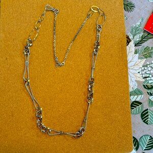 Elegant Silver Tone Chain Necklace